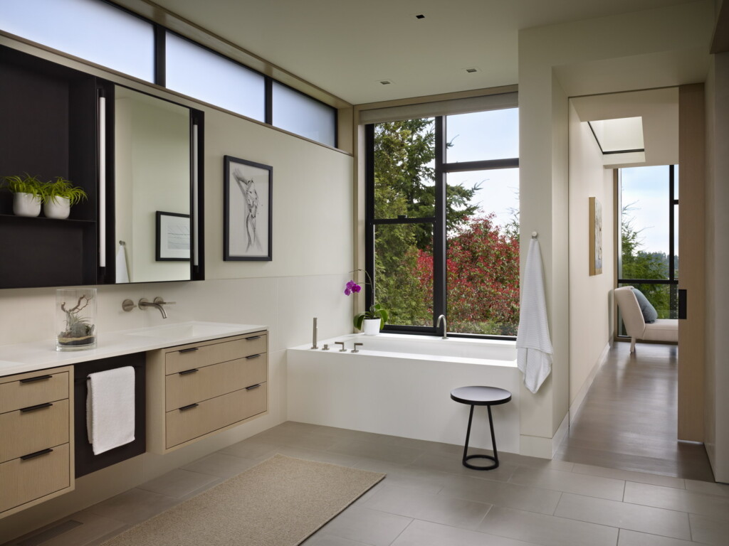 Expert Tips on How to Renovate a Bathroom